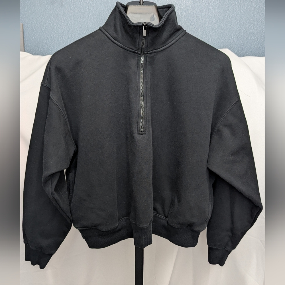 Fabletics Women's Black Cropped 1/4  Zip Up Sweater Size 1x